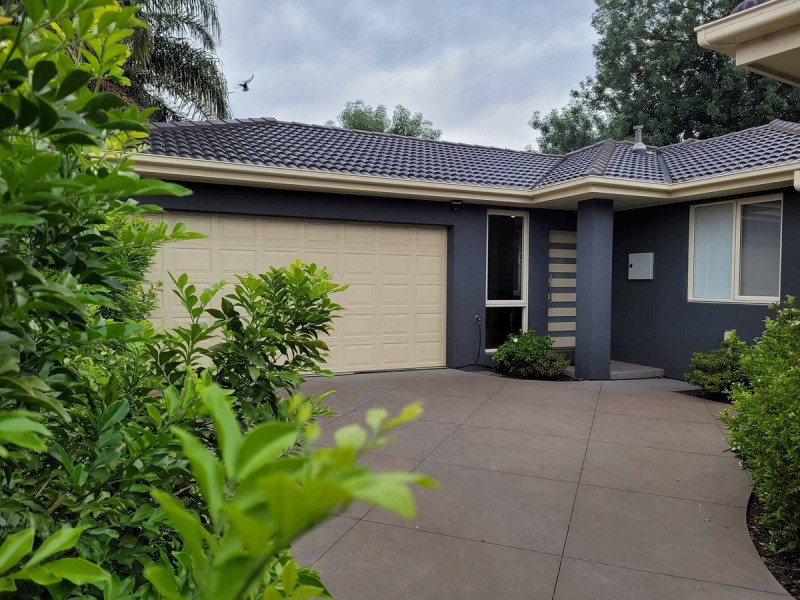 2/5 Lois Court, Bentleigh East VIC 3165