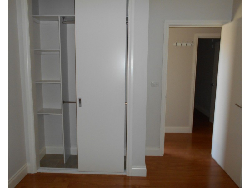 2/21 Old Geelong Road Street, Laverton VIC 3028