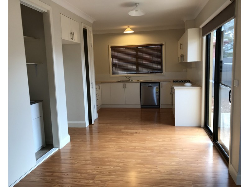 2/21 Old Geelong Road Street, Laverton VIC 3028