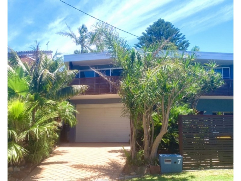 7 Bluewave Crescent, Forresters Beach NSW 2260