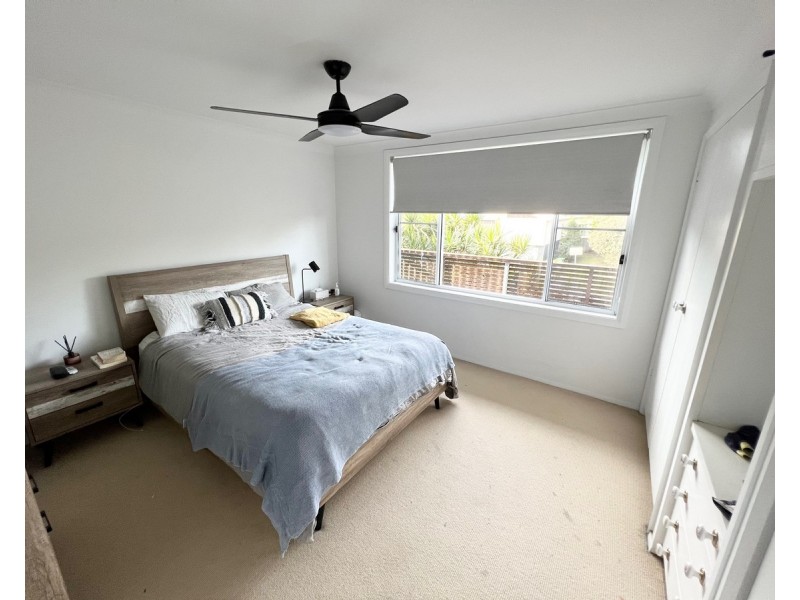 7 Bluewave Crescent, Forresters Beach NSW 2260