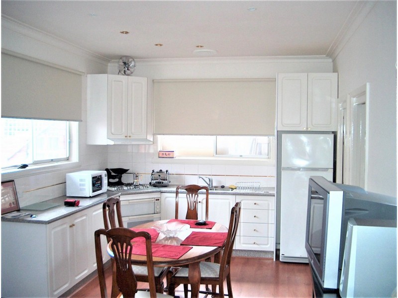 2/15 Nicholson Street, Coburg VIC 3058