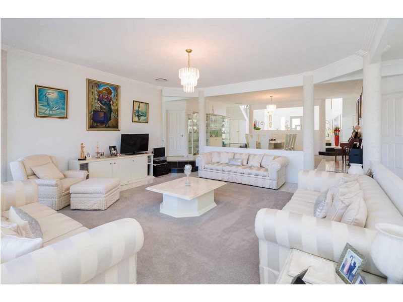 9 The Sovereign Mile, Paradise Point QLD 4216