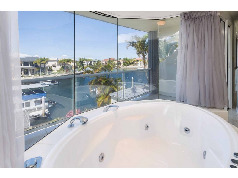 9 The Sovereign Mile, Paradise Point QLD 4216