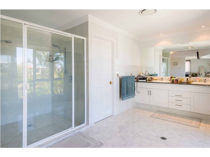 9 The Sovereign Mile, Paradise Point QLD 4216