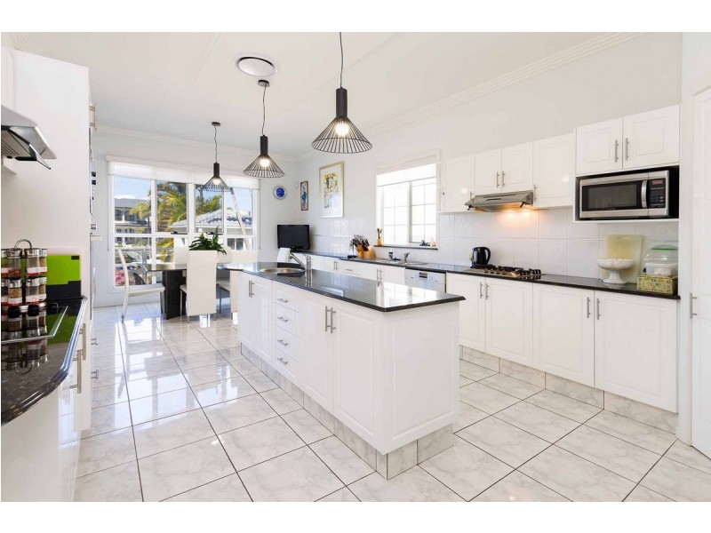 9 The Sovereign Mile, Paradise Point QLD 4216