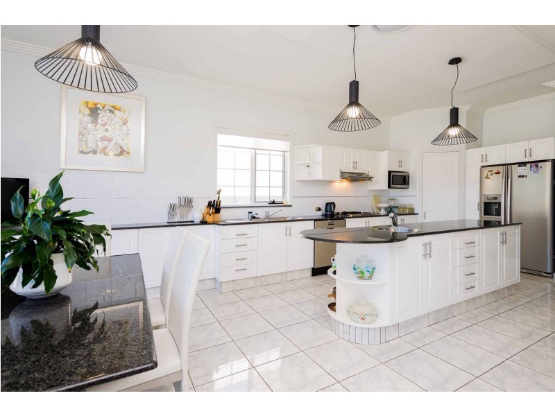 9 The Sovereign Mile, Paradise Point QLD 4216