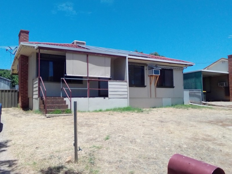 16 Amber Avenue, Clearview SA 5085