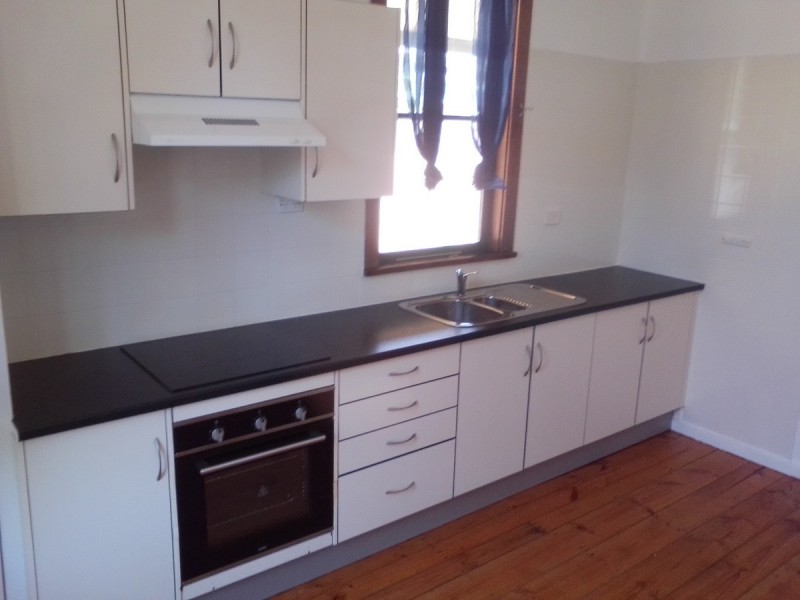 16 Amber Avenue, Clearview SA 5085