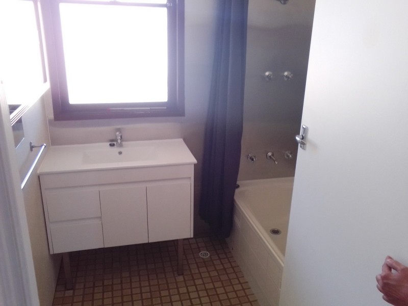 16 Amber Avenue, Clearview SA 5085