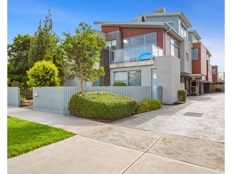 2/4 Fitzgerald Road, Essendon VIC 3040