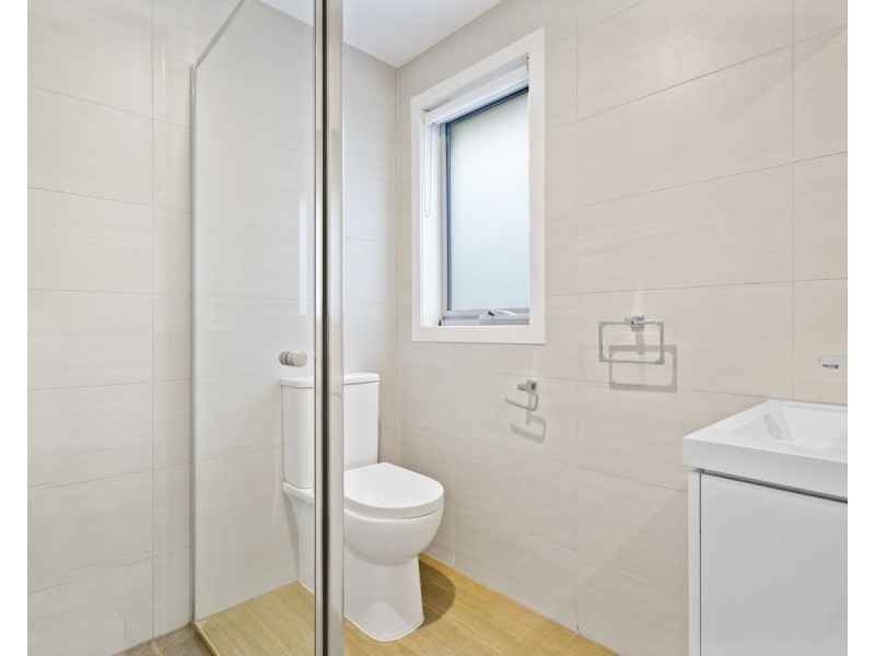 2/4 Fitzgerald Road, Essendon VIC 3040