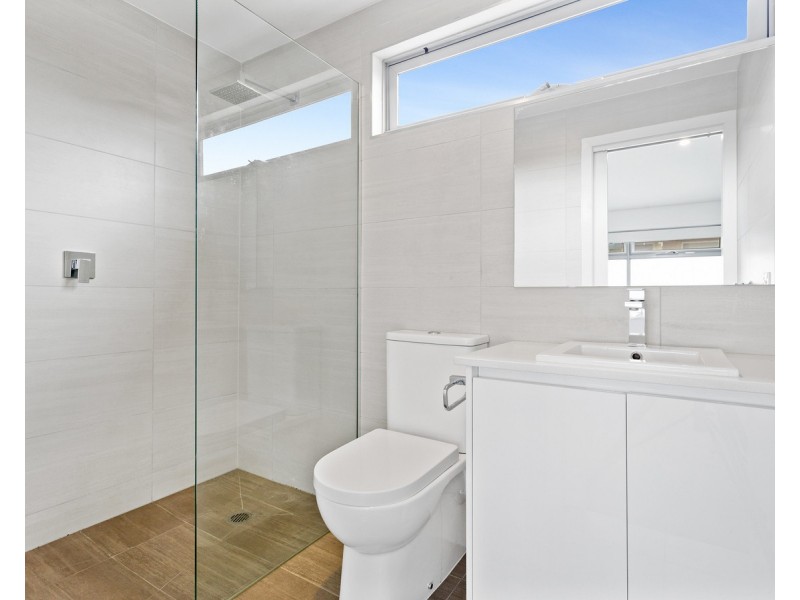 2/4 Fitzgerald Road, Essendon VIC 3040