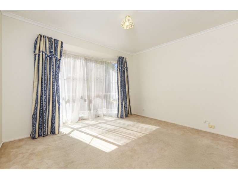 8 Custer Grove, Bayswater VIC 3153