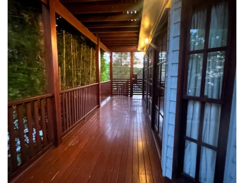 2/17 Newcastle Street, Fairfield QLD 4103