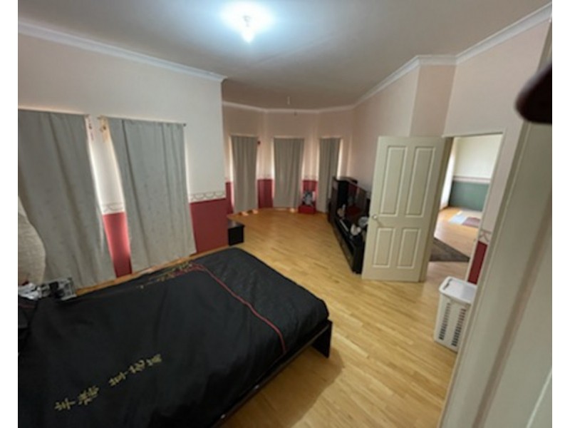 15 Kingsland Loop, Canning Vale WA 6155