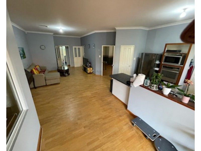 15 Kingsland Loop, Canning Vale WA 6155