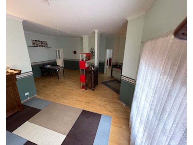 15 Kingsland Loop, Canning Vale WA 6155