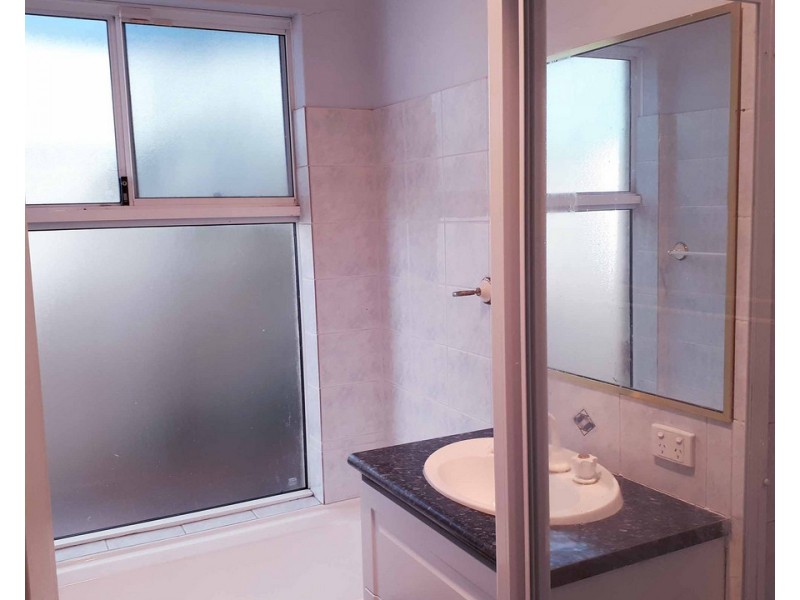 15 Kingsland Loop, Canning Vale WA 6155