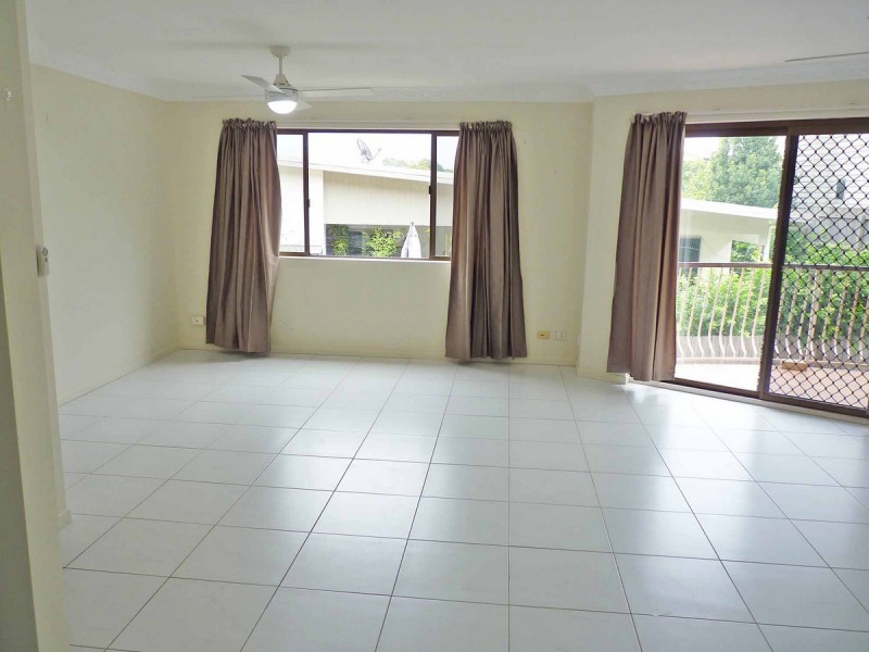 2/32 Navy Street, Holland Park West QLD 4121