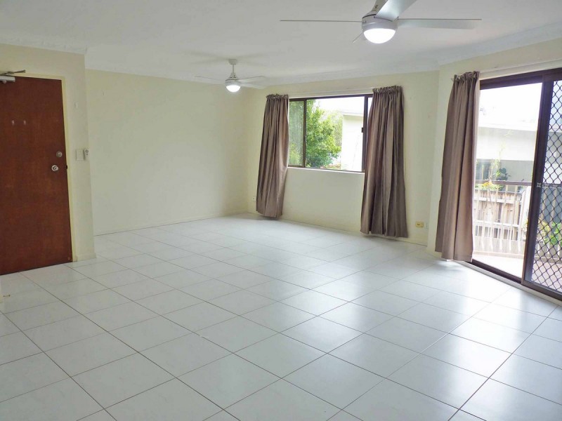 2/32 Navy Street, Holland Park West QLD 4121