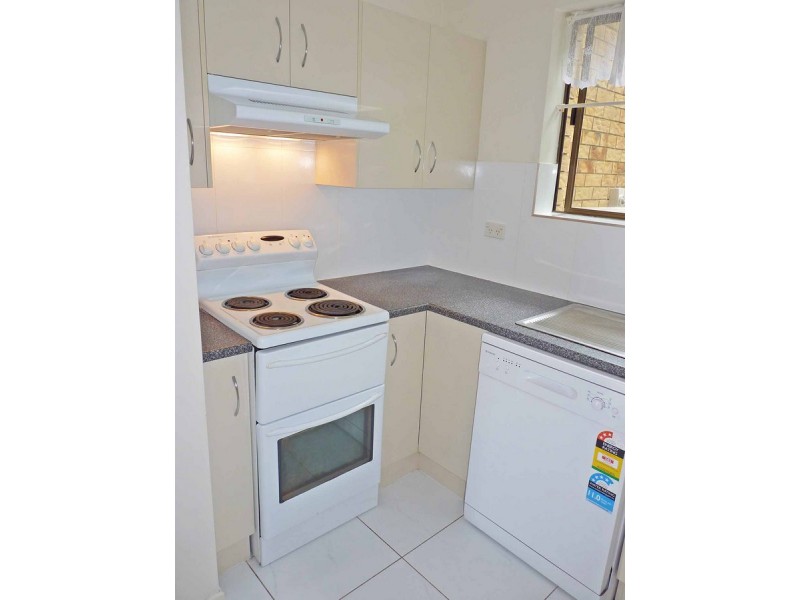 2/32 Navy Street, Holland Park West QLD 4121