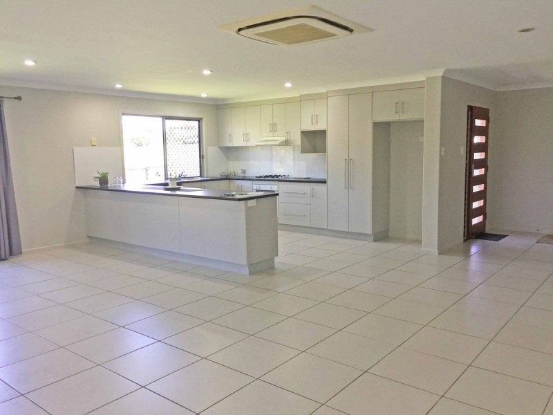 2 Springcliffe Drive, Seaforth QLD 4741