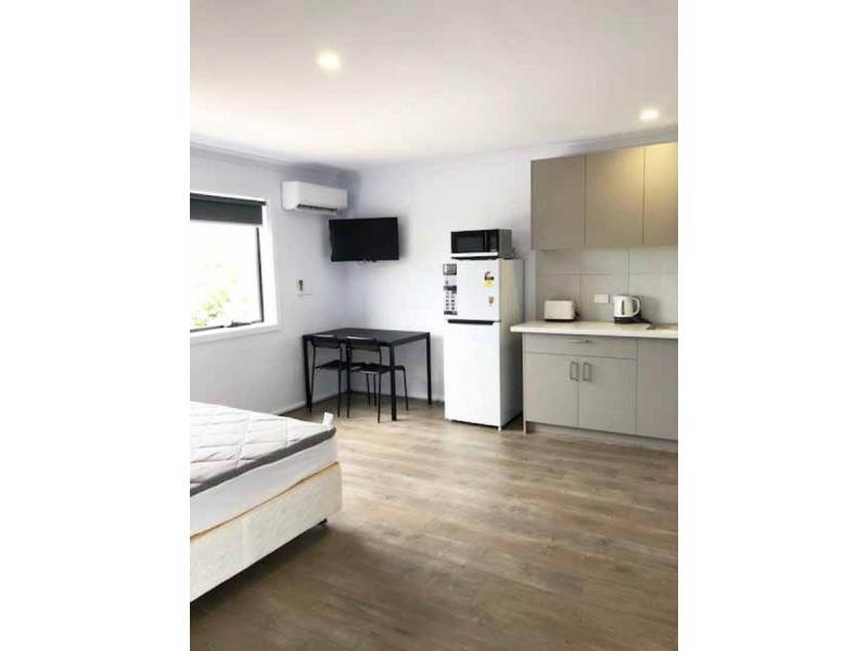 1/10 Banksia Street, Clayton VIC 3168