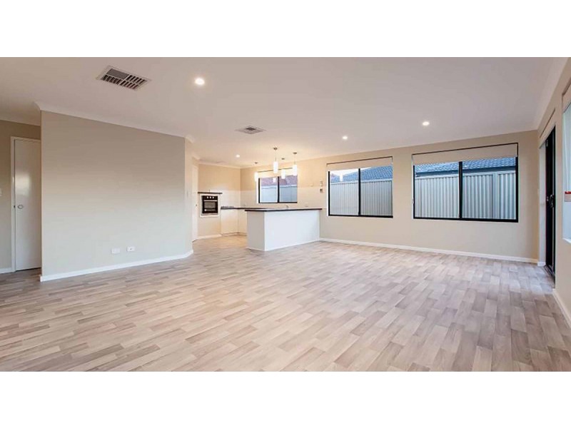 4 Napoleon Way, Bertram WA 6167