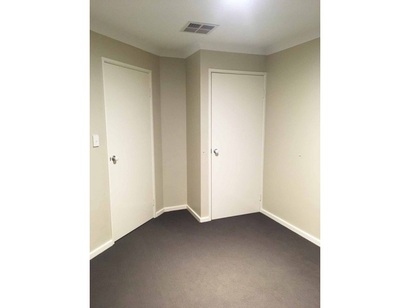 4 Napoleon Way, Bertram WA 6167