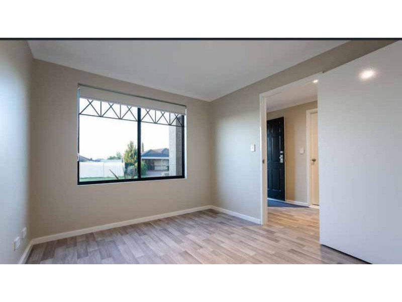 4 Napoleon Way, Bertram WA 6167