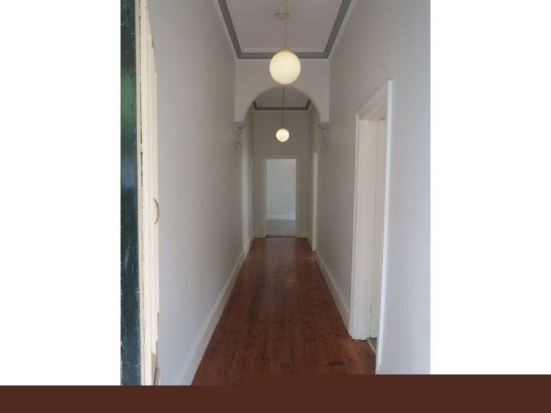 18 Sixth Avenue, St Peters SA 5069