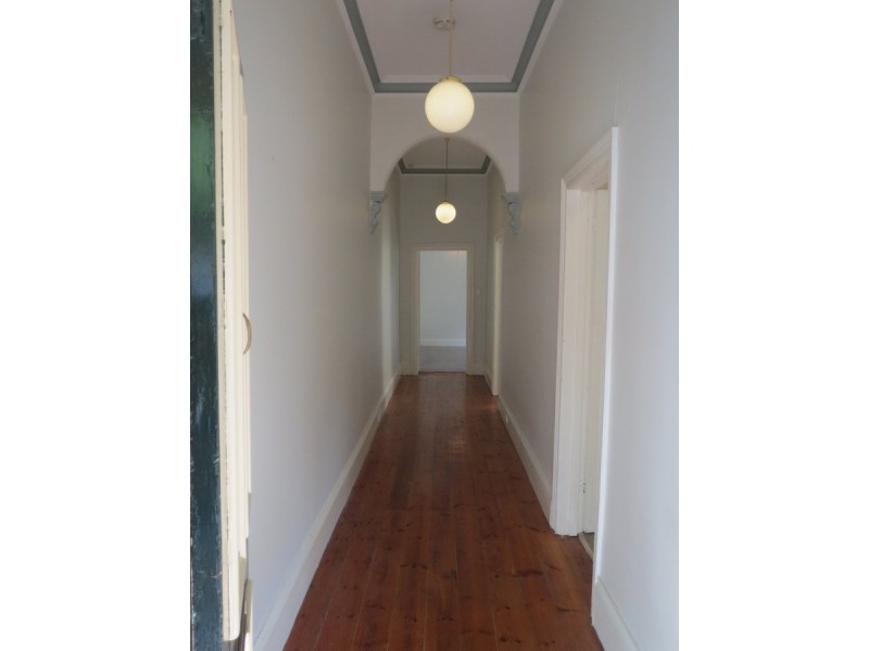 18 Sixth Avenue, St Peters SA 5069