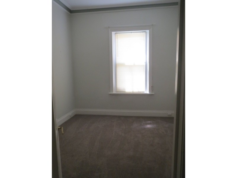 18 Sixth Avenue, St Peters SA 5069