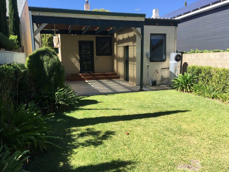 18 Sixth Avenue, St Peters SA 5069