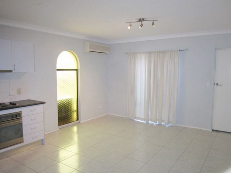 8/213 Scarborough Street, Southport QLD 4215