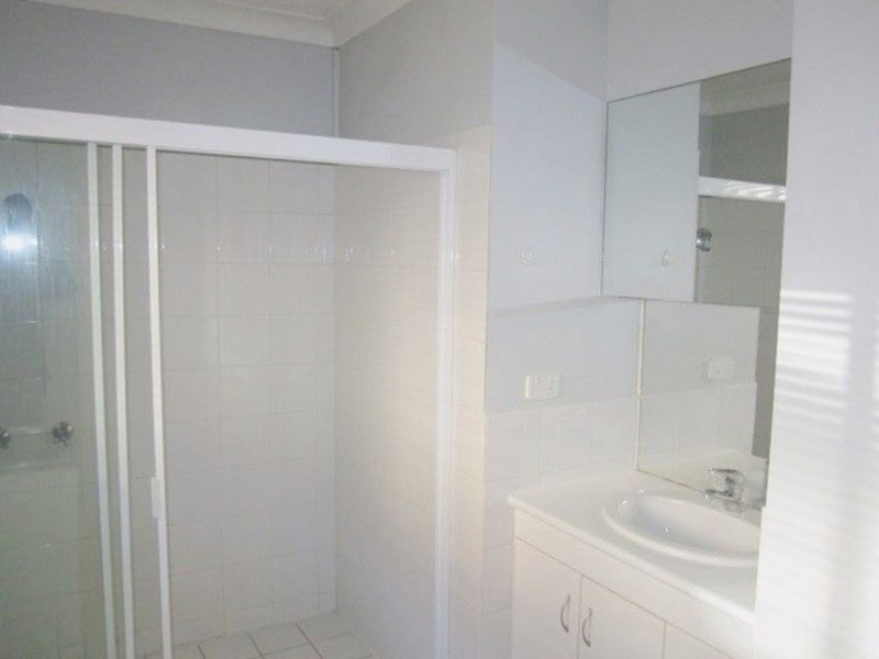 8/213 Scarborough Street, Southport QLD 4215