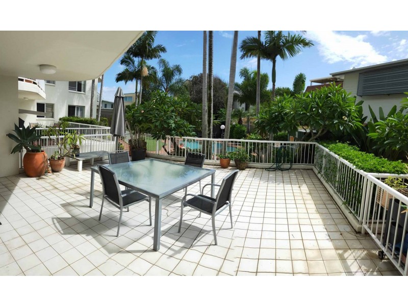 . Seagull Avenue, Mermaid Beach QLD 4218