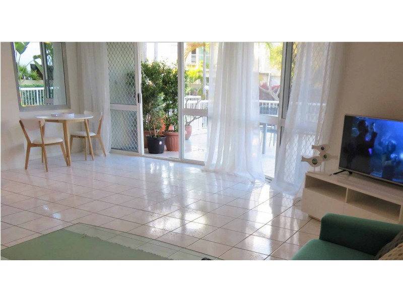 . Seagull Avenue, Mermaid Beach QLD 4218