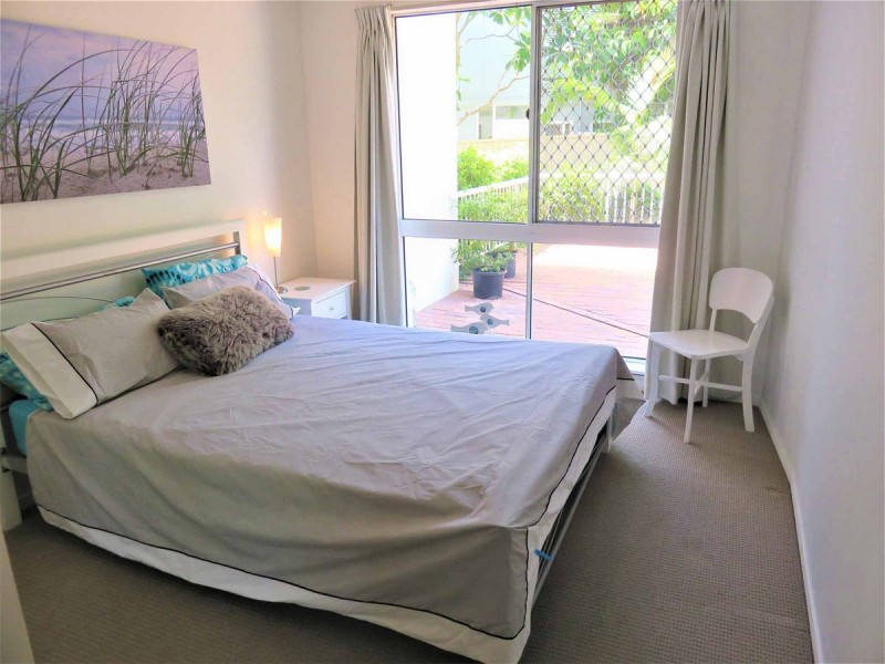 . Seagull Avenue, Mermaid Beach QLD 4218