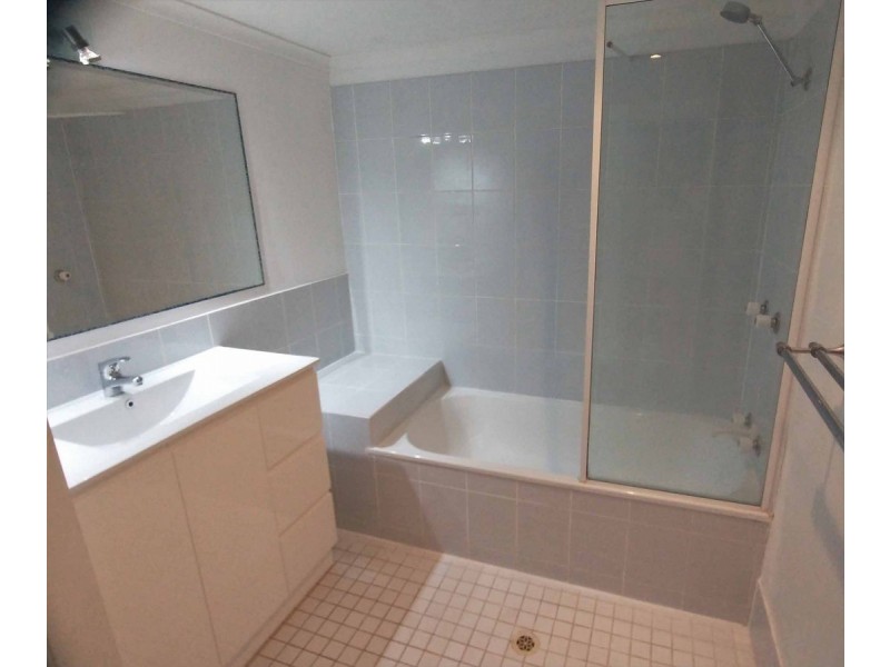. Seagull Avenue, Mermaid Beach QLD 4218