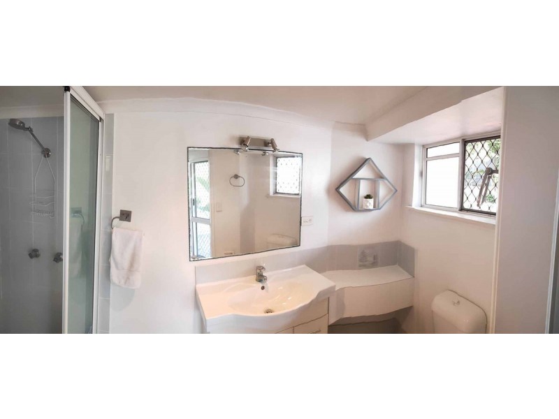 . Seagull Avenue, Mermaid Beach QLD 4218