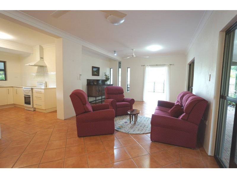 B/76 Veivers Road, Palm Cove QLD 4879