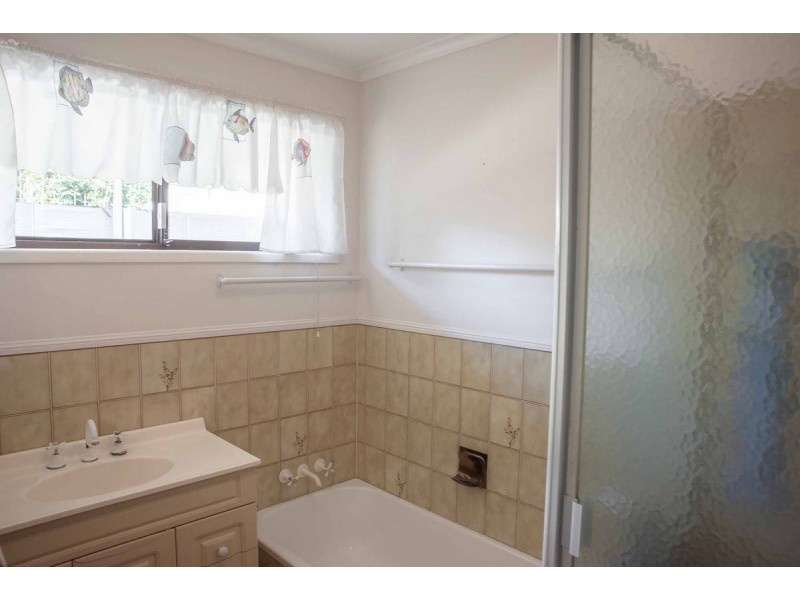 18 Westmoreland Boulevard, Springwood QLD 4127