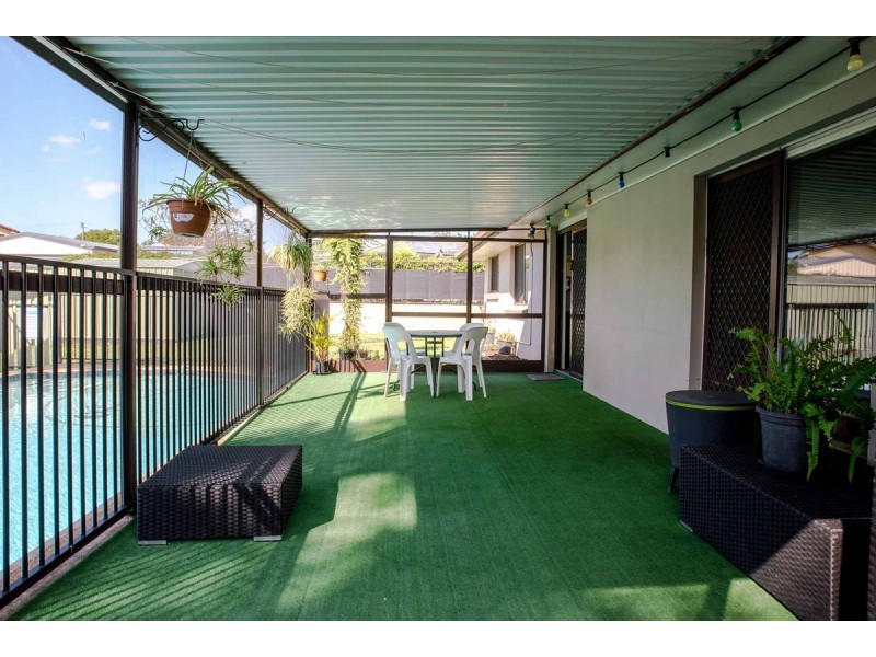 18 Westmoreland Boulevard, Springwood QLD 4127