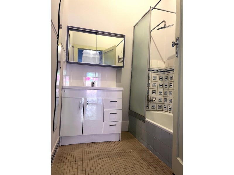 11 McMaster Street, Victoria Park WA 6100