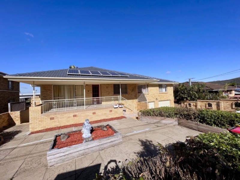 8 Lorinya Street, Mansfield QLD 4122