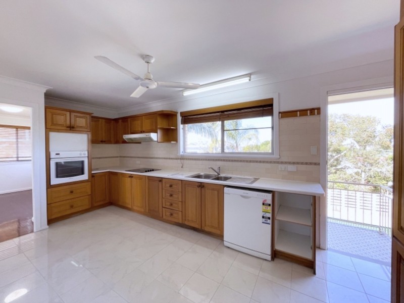 8 Lorinya Street, Mansfield QLD 4122