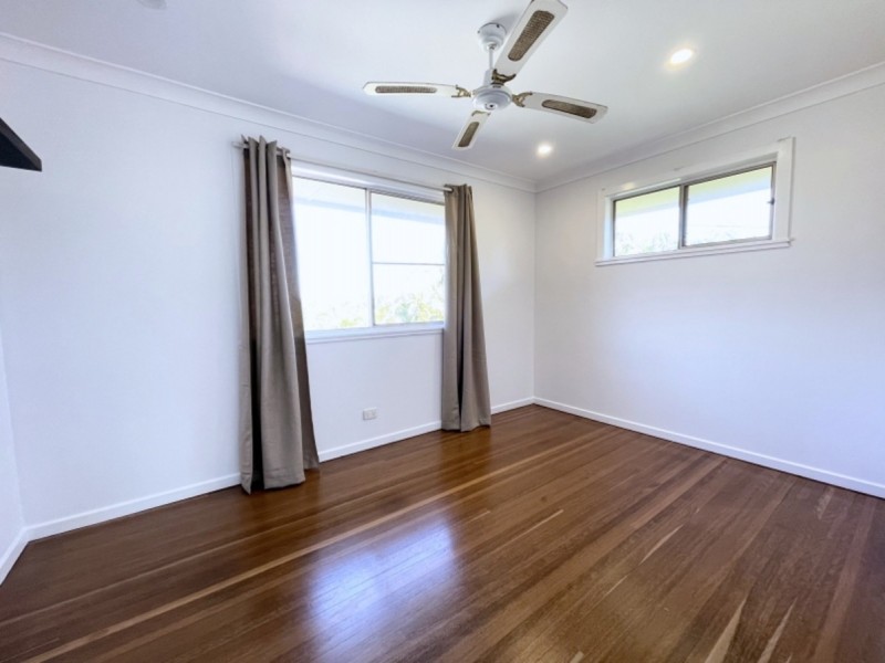 8 Lorinya Street, Mansfield QLD 4122