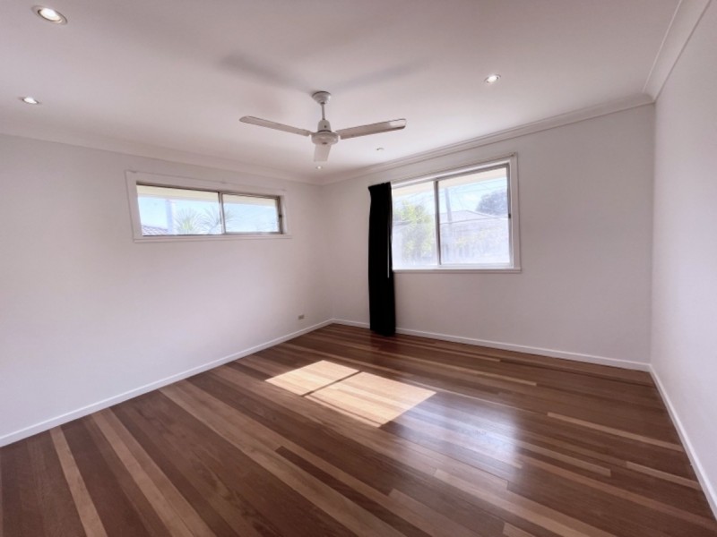 8 Lorinya Street, Mansfield QLD 4122